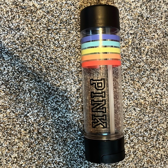 Water bottle - Picture 1 of 4